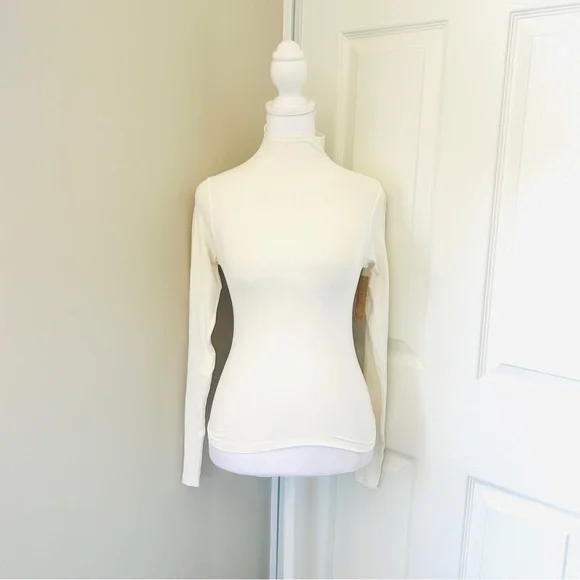 NWT Skims Soft Smoothing Turtleneck - Picture 2 of 4